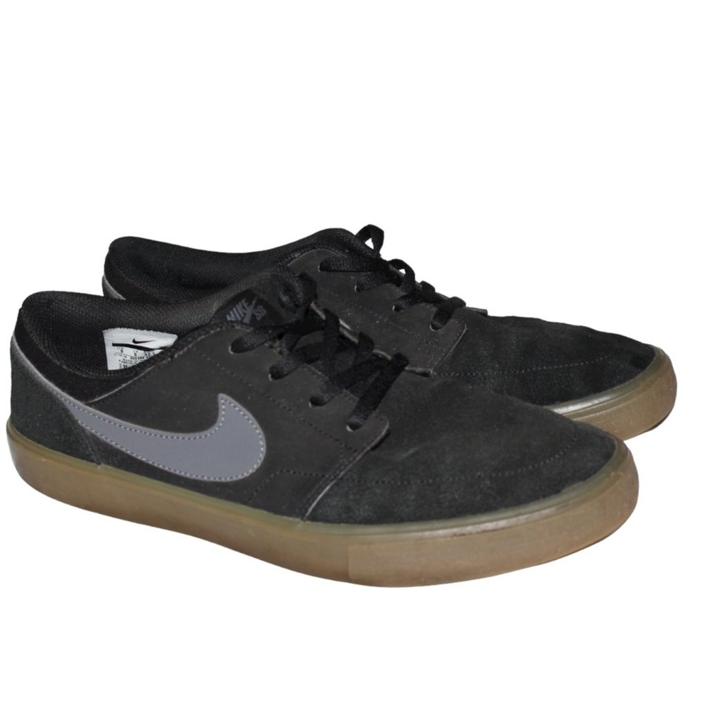 Nike Men Black Skateboard Sneakers Gumball bottom Size 9